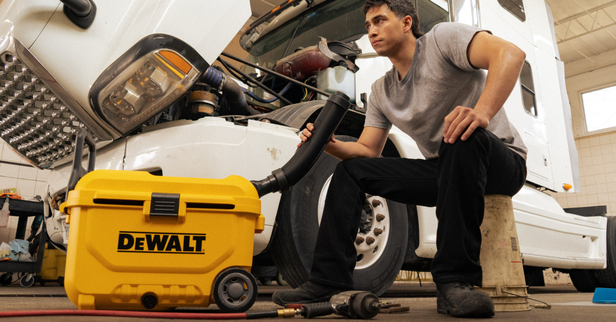 DEWALT 20V MAX Portable Air Cooler a
