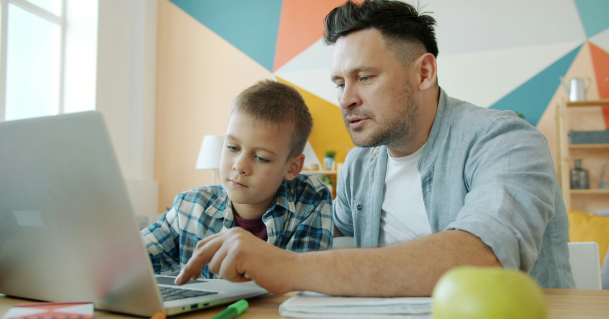 Dad son laptop Unsplash