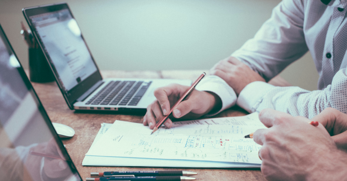 Morningstar finds financial advisors are embracing AI but still drowning in paperwork